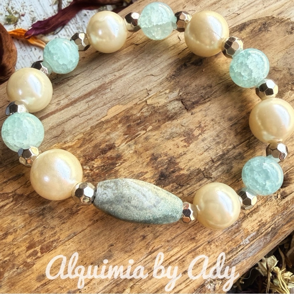Alquimia Cream and Mint larimar and blue quartz Beaded Bracelet